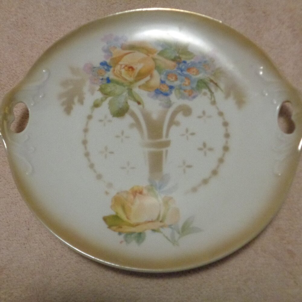 EARLY VINTAGE GERMANY DECOR VASE OF PASTEL FLOWERS PLATE W HANDLES